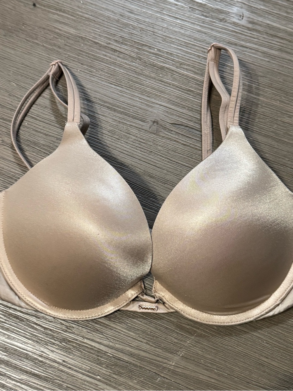 Victoria's Secret Light Nude Very Sexy Push-Up T-Shirt Bra
